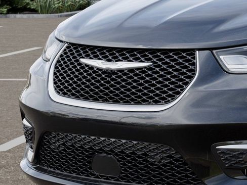 New 2026 Chrysler Pacifica Pinnacle w/ Trailer Tow Group image 11