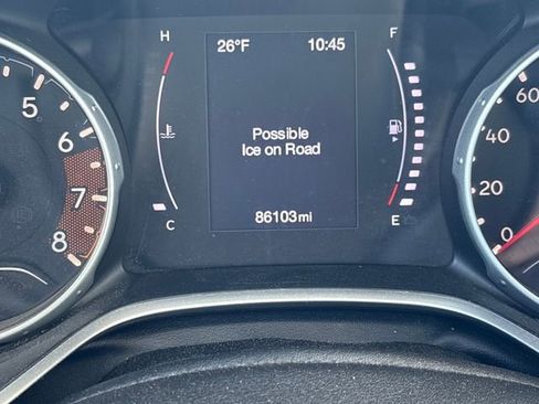 Used 2019 Jeep Compass Latitude image 18