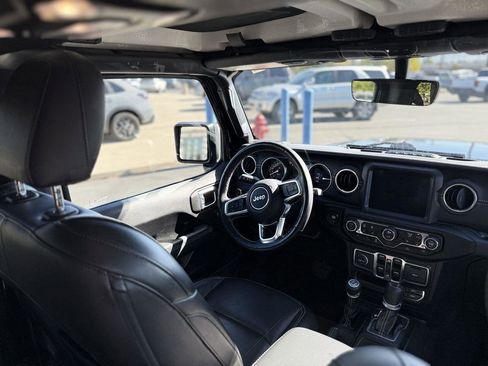 Used 2022 Jeep Wrangler Unlimited Sahara w/ Cold Weather Group image 28