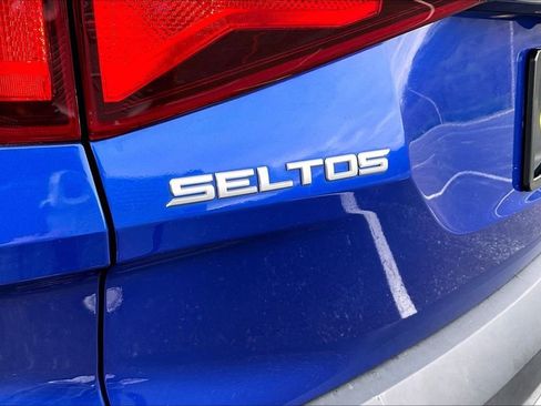 Used 2023 Kia Seltos LX image 24