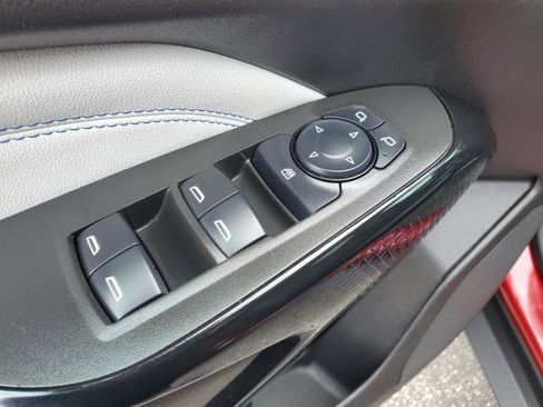 Used 2025 Chevrolet Trax LT FWD image 20