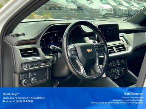 Used 2022 Chevrolet Suburban LT AWD/4WD image 6