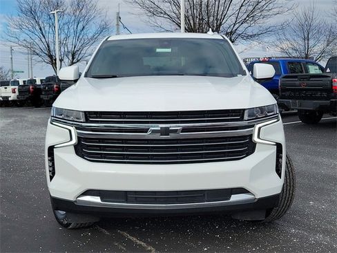 Used 2021 Chevrolet Suburban LT image 2