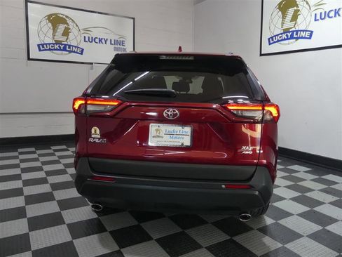 Used 2021 Toyota RAV4 XLE AWD/4WD image 8