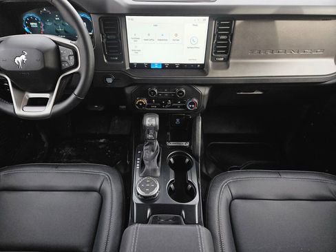 New 2025 Ford Bronco Badlands w/ Black Appearance Package AWD/4WD image 12