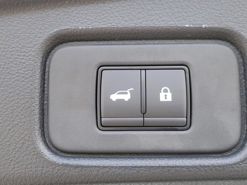 New 2026 Nissan Pathfinder Platinum FWD image 14