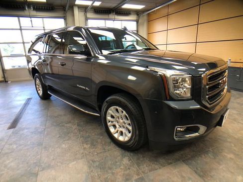 Used 2020 GMC Yukon XL SLT w/ Open Road Package AWD/4WD image 1