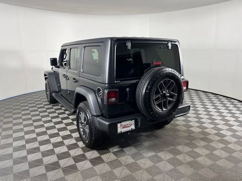 Used 2026 Jeep Wrangler Unlimited Sport AWD/4WD image 5
