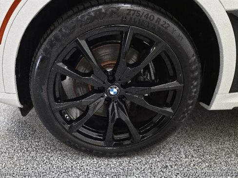 Used 2024 BMW X7 xDrive40i w/ M Sport Package AWD/4WD image 38