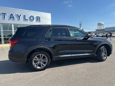 Used 2025 Ford Explorer Active w/ Active Comfort Package AWD/4WD image 15