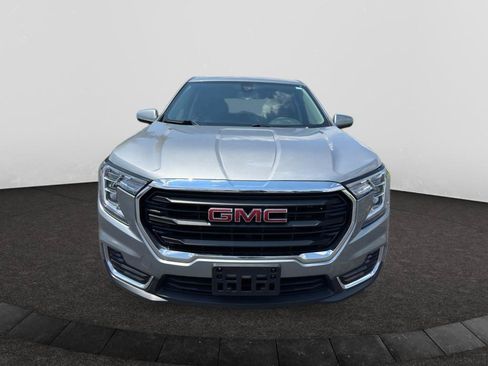 Used 2024 GMC Terrain SLE AWD/4WD image 2