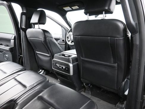 Used 2021 Ford Expedition XLT image 14