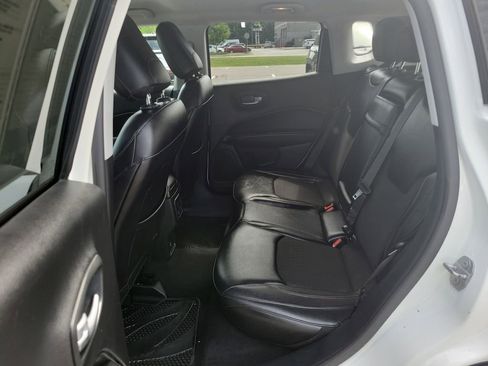 Used 2017 Jeep Compass Latitude w/ Cold Weather Group FWD image 29