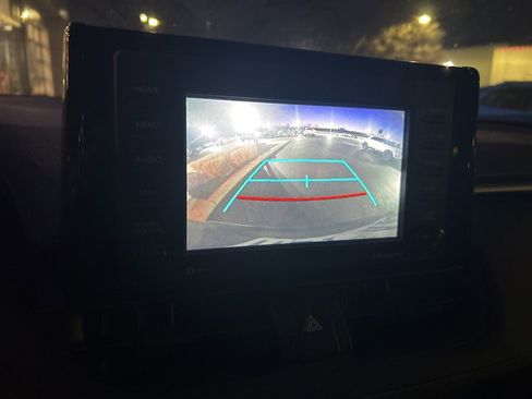 Certified 2022 Toyota RAV4 XLE image 7