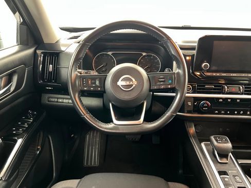 Used 2022 Nissan Pathfinder SV w/ SV Black Package image 12