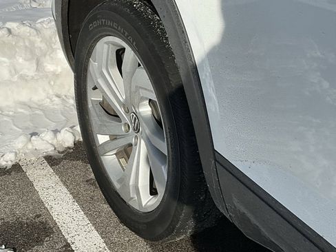 Used 2020 Volkswagen Atlas Cross Sport SEL image 17