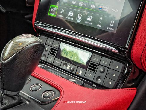 Used 2018 Maserati GranTurismo Sport RWD image 39