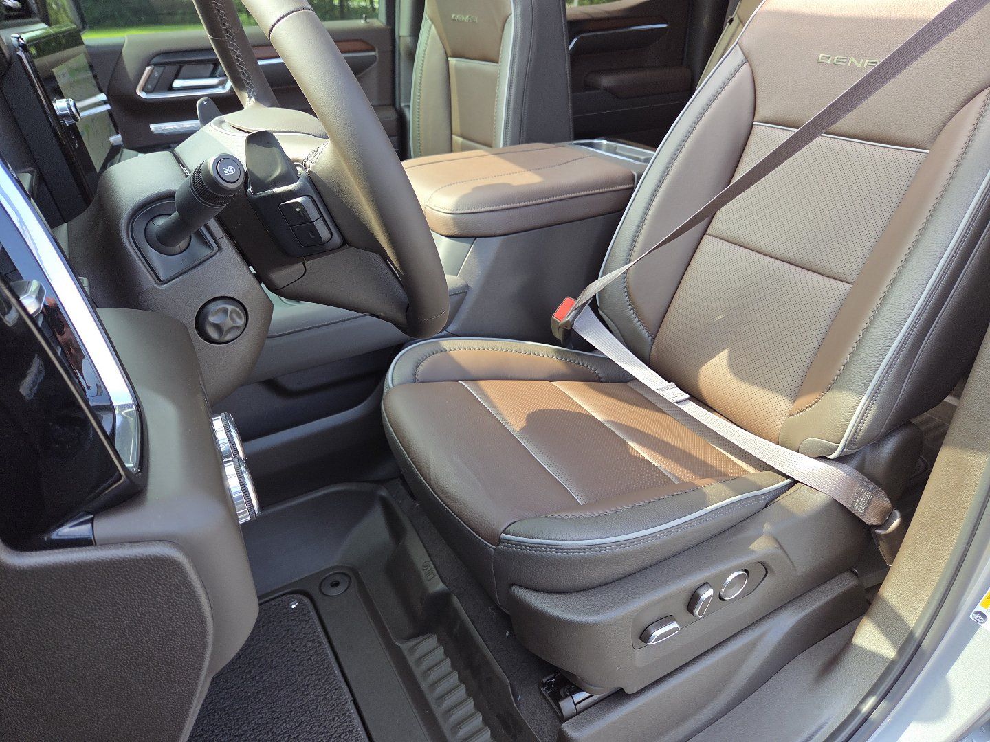 New 2026 GMC Sierra 1500 Denali w/ Denali Reserve Package AWD/4WD image 29
