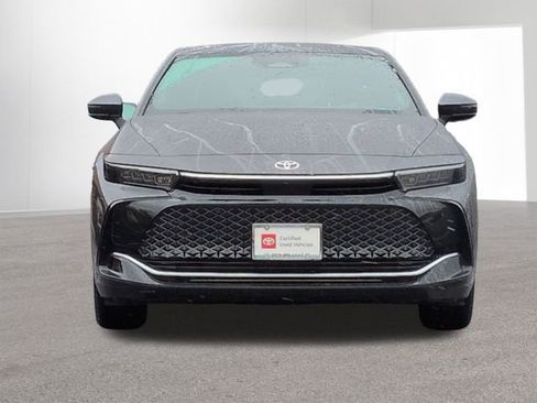 Certified 2023 Toyota Crown Limited image 2