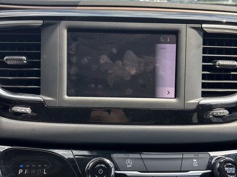 Used 2023 Chrysler Voyager LX FWD image 11