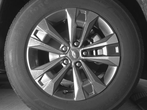 Used 2025 Chevrolet Equinox LT FWD image 13