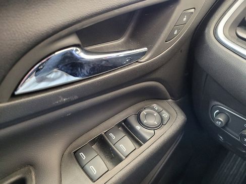 Used 2024 Chevrolet Equinox LT w/ LPO, Floor Liner Package FWD image 27