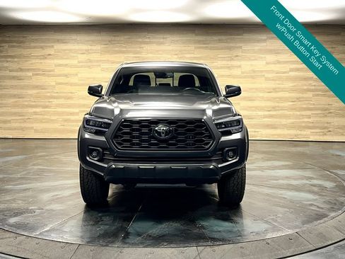 Used 2023 Toyota Tacoma TRD Off-Road w/ Technology Package AWD/4WD image 9