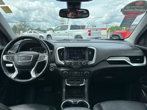 Used 2024 GMC Terrain SLT image 24