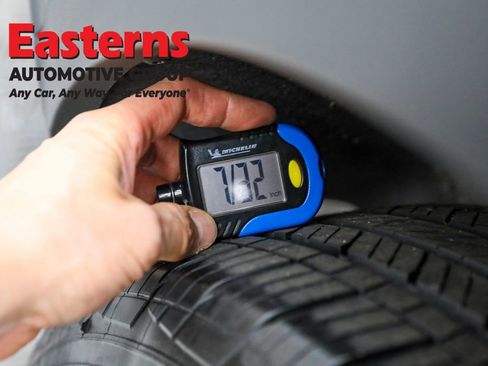 Used 2022 Volkswagen Tiguan SE image 27