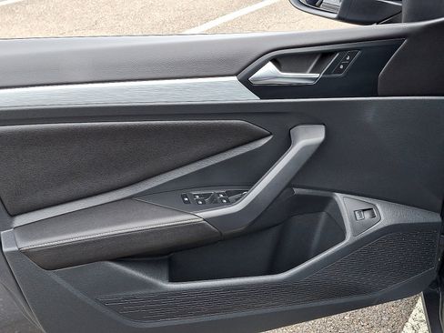 Used 2025 Volkswagen Jetta Sport image 13