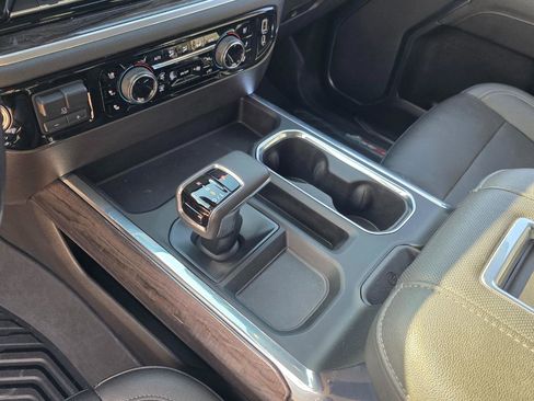 Used 2022 Chevrolet Silverado 1500 LTZ w/ LTZ Premium Package image 8