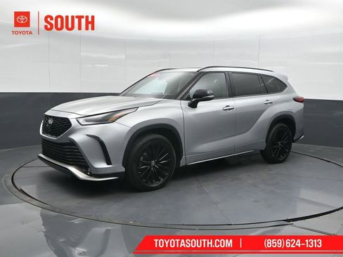 Used 2023 Toyota Highlander XSE image 7