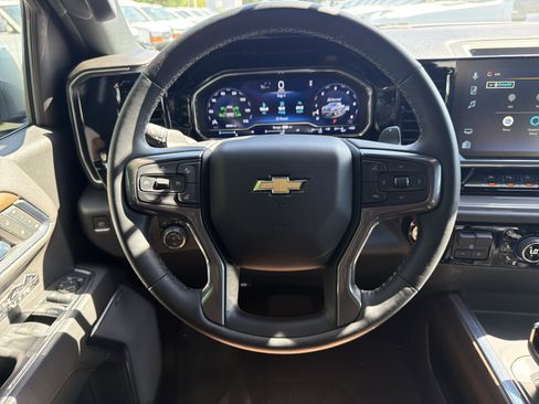 Used 2023 Chevrolet Silverado 1500 High Country w/ High Country Premium Package AWD/4WD image 19