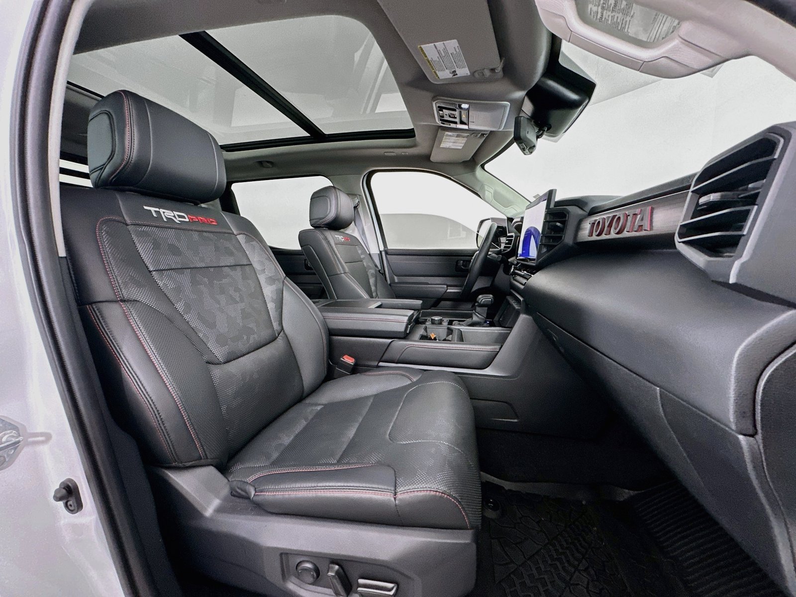 Used 2023 Toyota Tundra TRD Pro AWD/4WD image 31