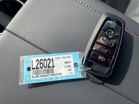 New 2026 Lincoln Nautilus Reserve image 9