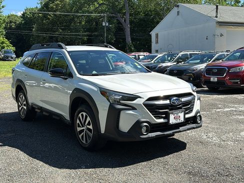 Certified 2025 Subaru Outback Premium AWD/4WD image 3