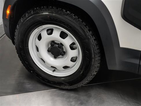 New 2024 Land Rover Defender 110 S image 15