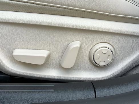 New 2026 Genesis G70 2.5T image 23