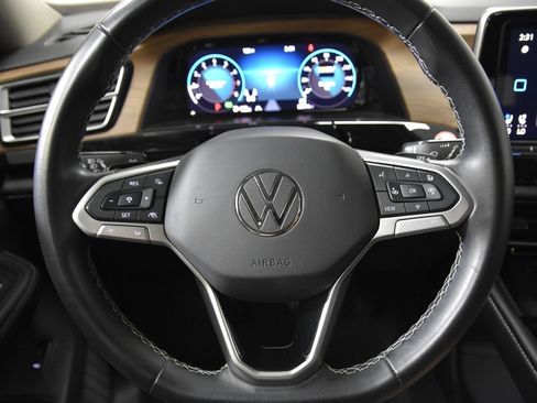 Used 2024 Volkswagen Atlas SE AWD/4WD image 14