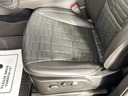 Used 2025 Cadillac Escalade Sport Platinum image 21