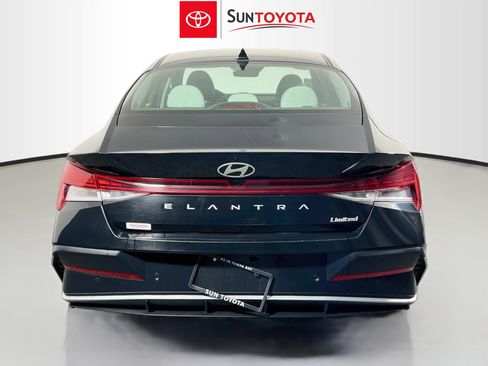 Used 2024 Hyundai Elantra Limited FWD image 5