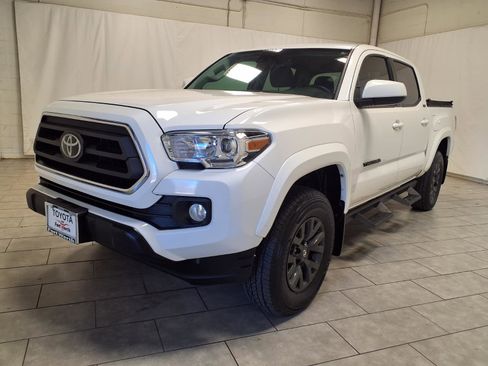 Used 2023 Toyota Tacoma SR5 image 3