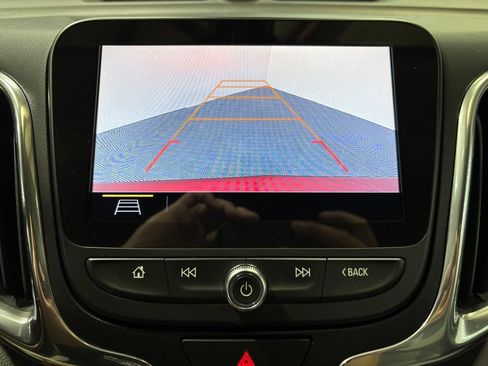 Used 2019 Chevrolet Equinox Premier FWD image 11