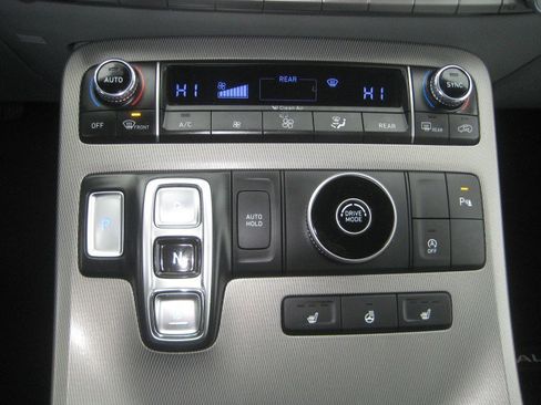 Used 2021 Hyundai Palisade SEL w/ Premium Package image 21