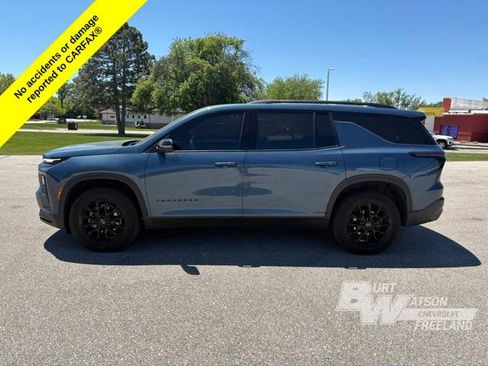 Used 2025 Chevrolet Traverse LT w/ Midnight/Sport Edition AWD/4WD image 3