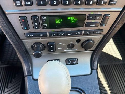 Used 2005 Ford Thunderbird RWD image 17