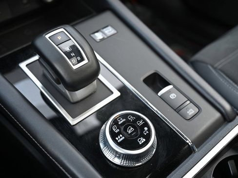 Used 2024 Mitsubishi Outlander Ralliart image 30