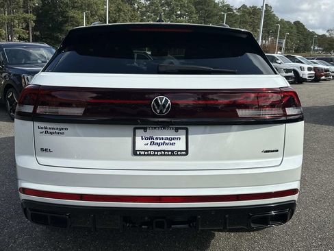 New 2026 Volkswagen Atlas Cross Sport SEL R-Line image 3
