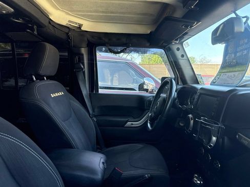 Used 2015 Jeep Wrangler Unlimited Sahara w/ Connectivity Group AWD/4WD image 4