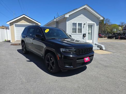 Used 2021 Jeep Grand Cherokee L Laredo AWD/4WD image 2